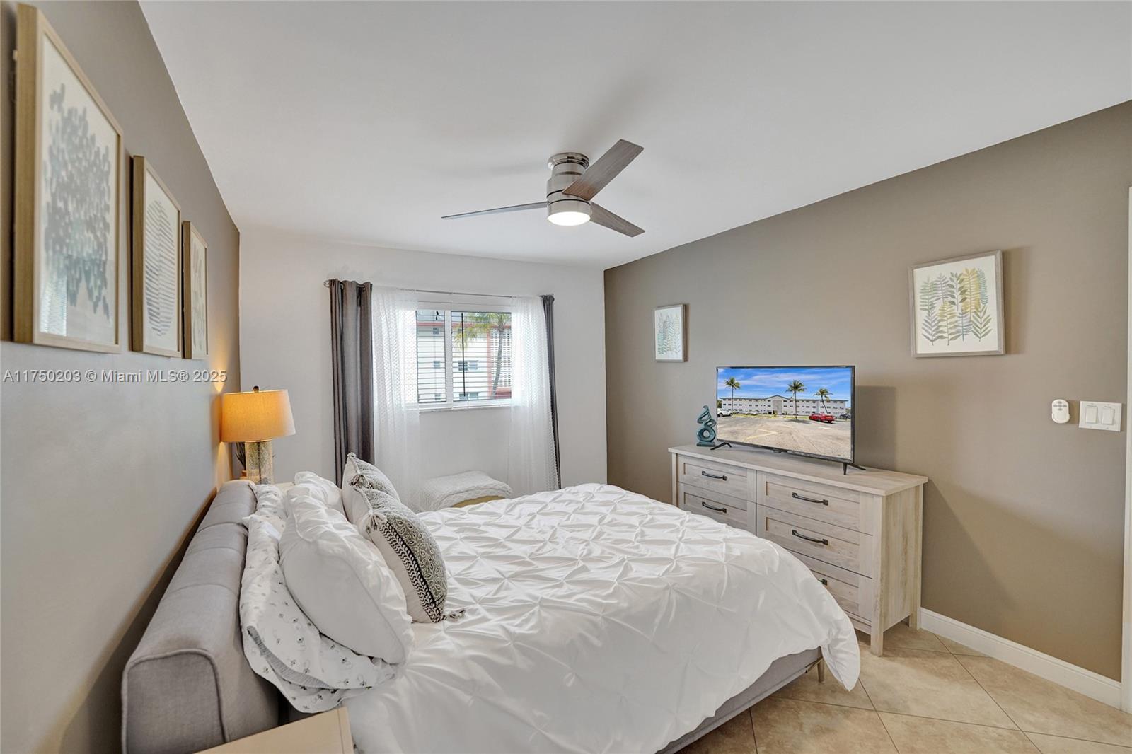 BEVERLY HILLS CONDO - Residential