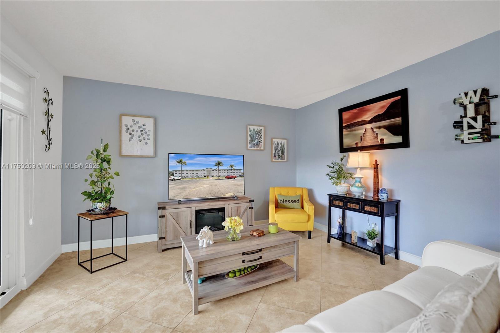 BEVERLY HILLS CONDO - Residential