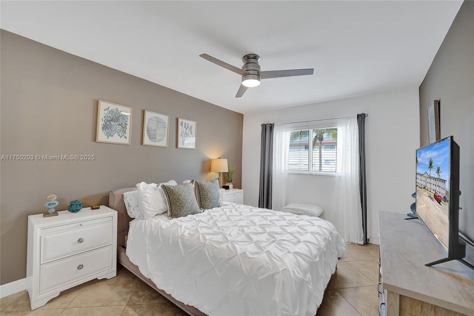 BEVERLY HILLS CONDO - Residential