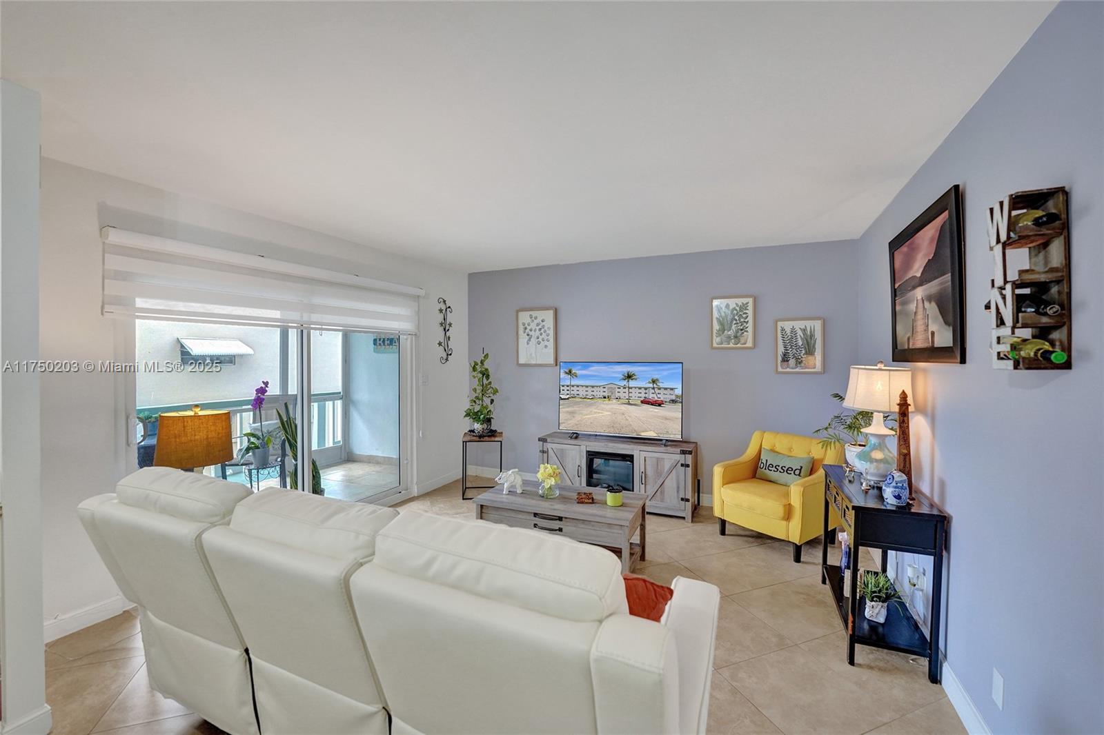 BEVERLY HILLS CONDO - Residential