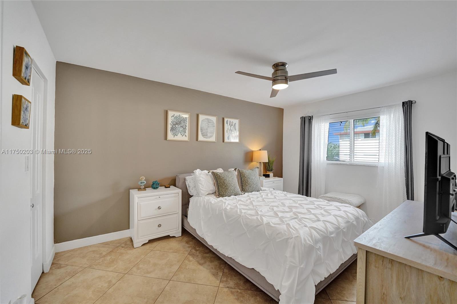 BEVERLY HILLS CONDO - Residential