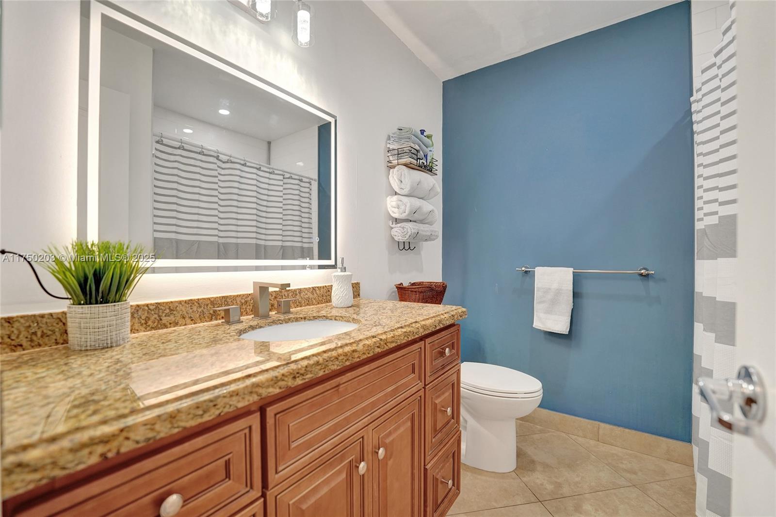 BEVERLY HILLS CONDO - Residential