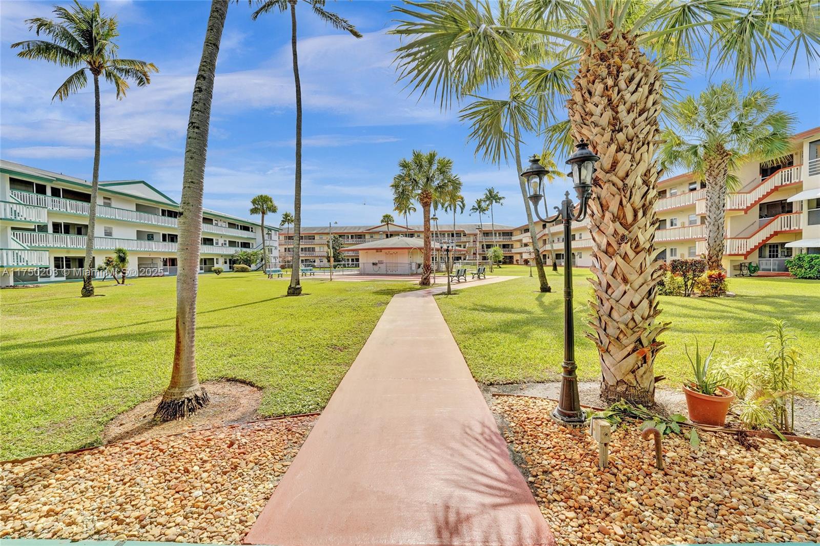 BEVERLY HILLS CONDO - Residential