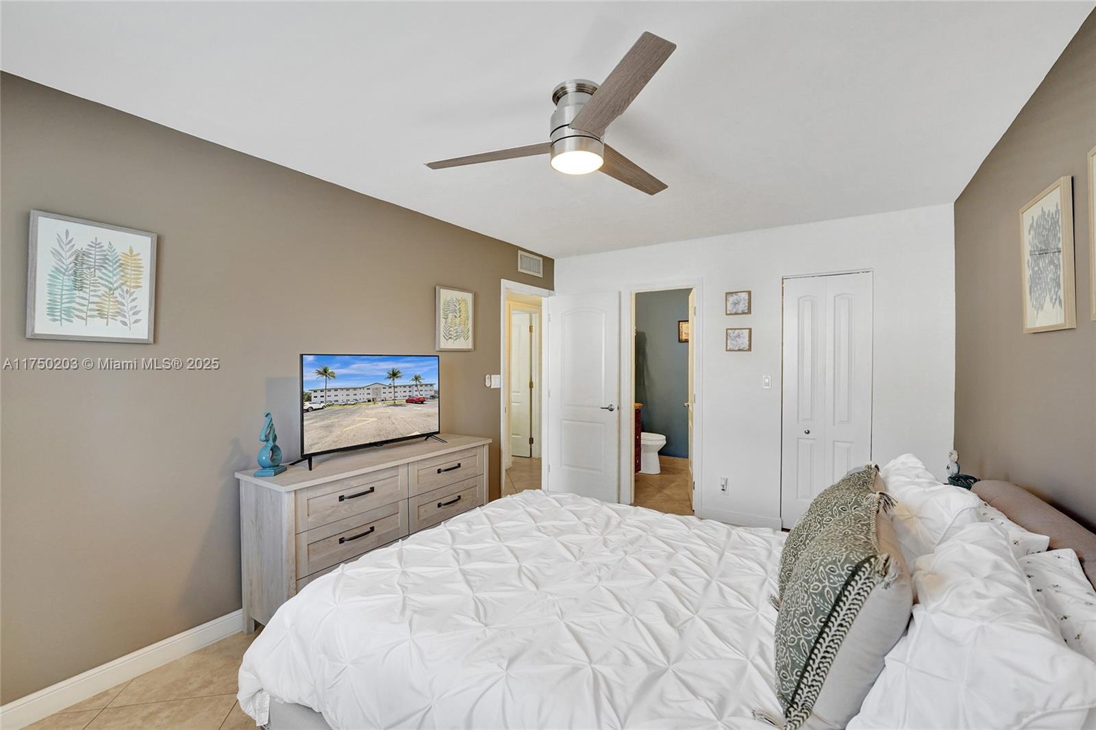 BEVERLY HILLS CONDO - Residential