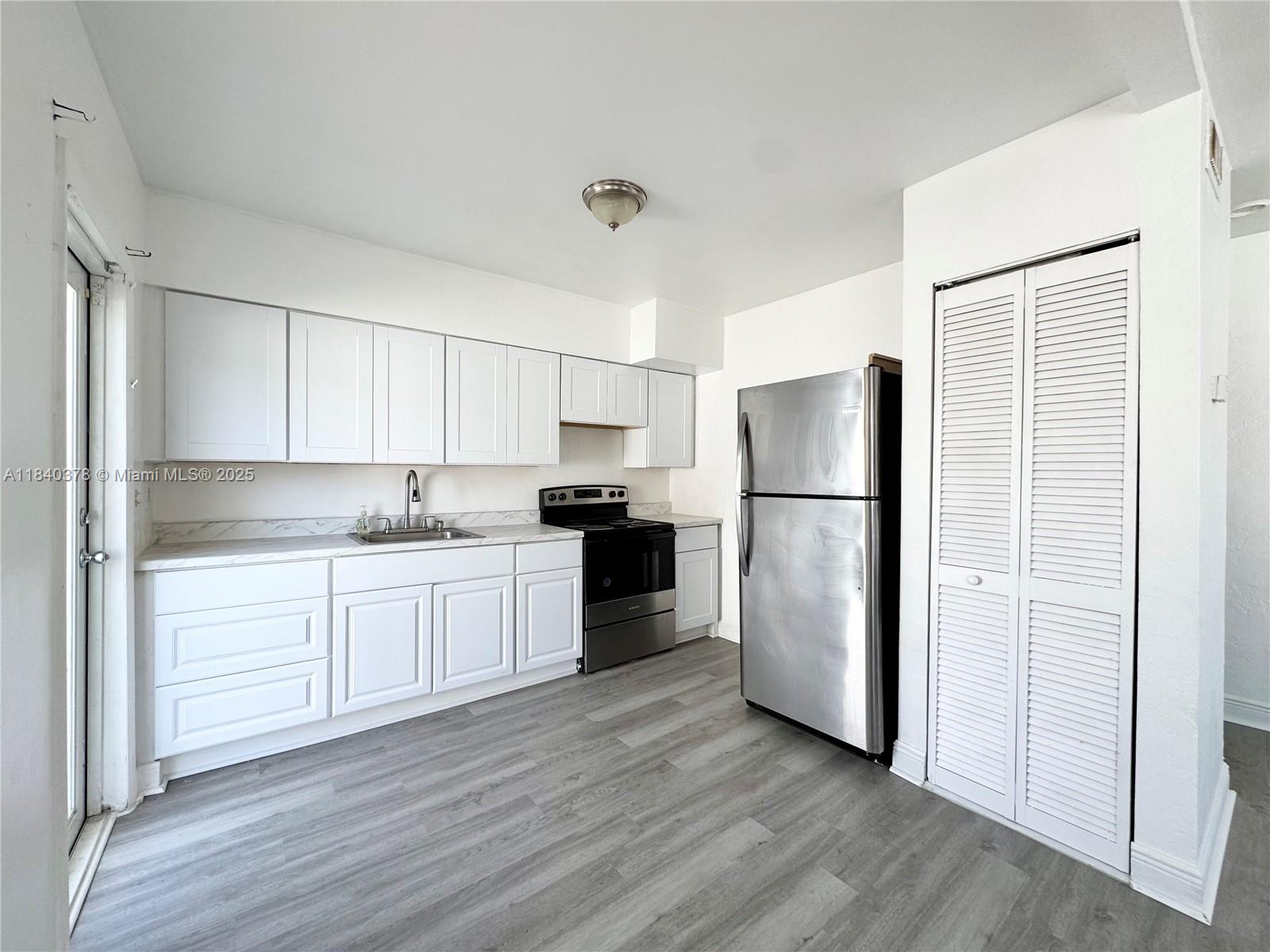 1130 NE 111th St