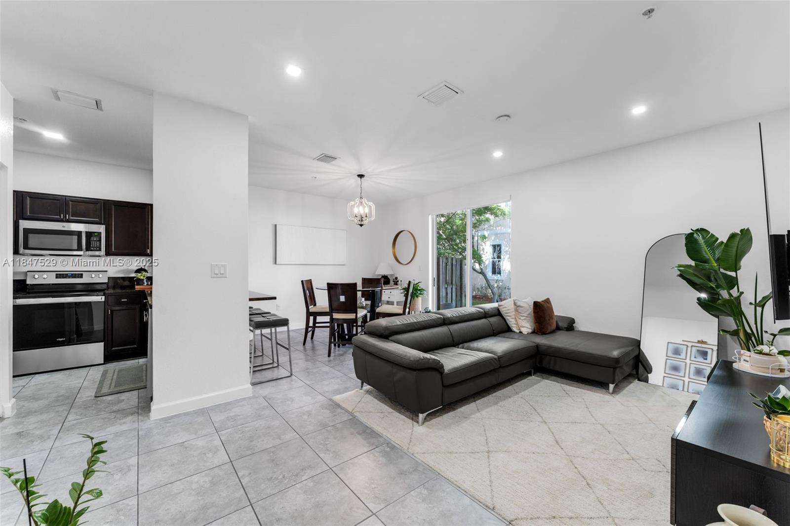 FIJI CONDO NO 1 - Residential