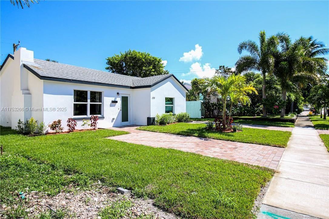 Fully remodeled 3 bed with 2 full bathroom ready to move in with new flooring, new impact windows, quartz kitchen countertops, stainless steel appliances, laundry inside unit.
Close proximity to plenty restaurants, close to I95 and entertainment.
Please use showing time for lockbox combination