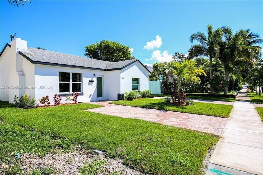 Fully remodeled 3 bed with 2 full bathroom ready to move in with new flooring, new impact windows, quartz kitchen countertops, stainless steel appliances, laundry inside unit.

Close proximity to plenty restaurants, close to I95 and entertainment.

Please use showing time for lockbox combination