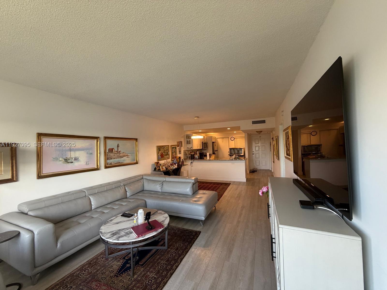 2801 N Palm Aire Dr 405