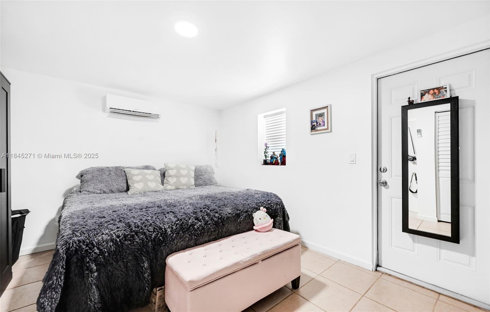 HOLLYWOOD HIGHLANDS PARK - Residential