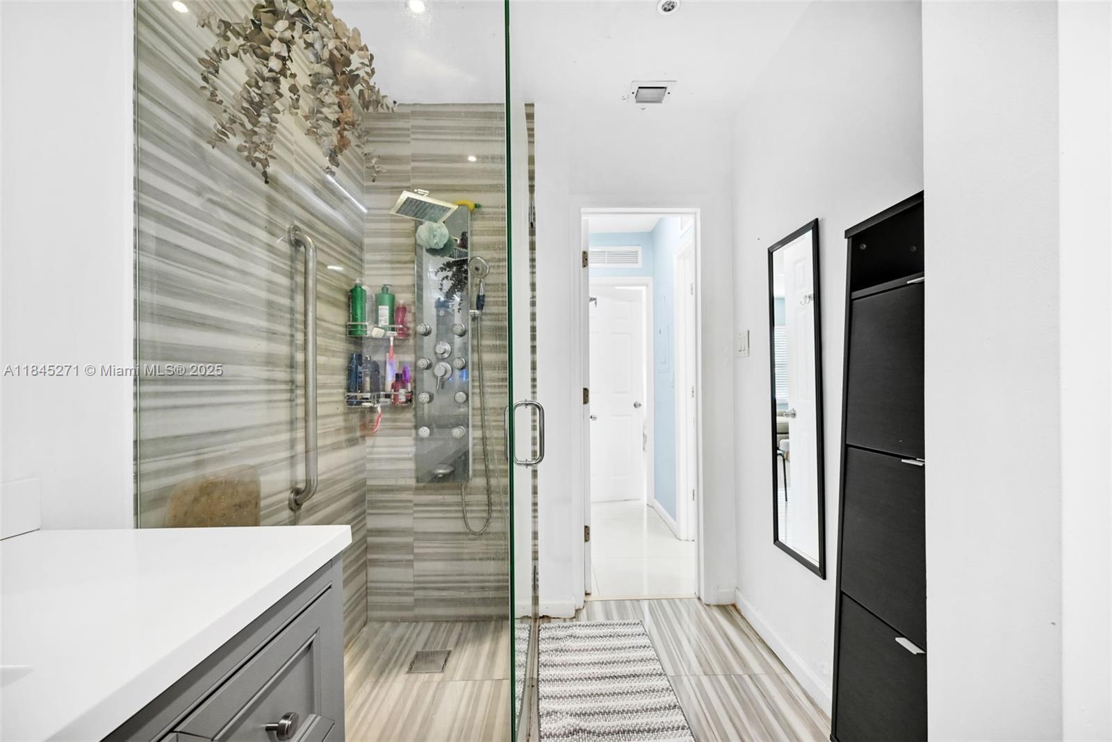 HOLLYWOOD HIGHLANDS PARK - Residential