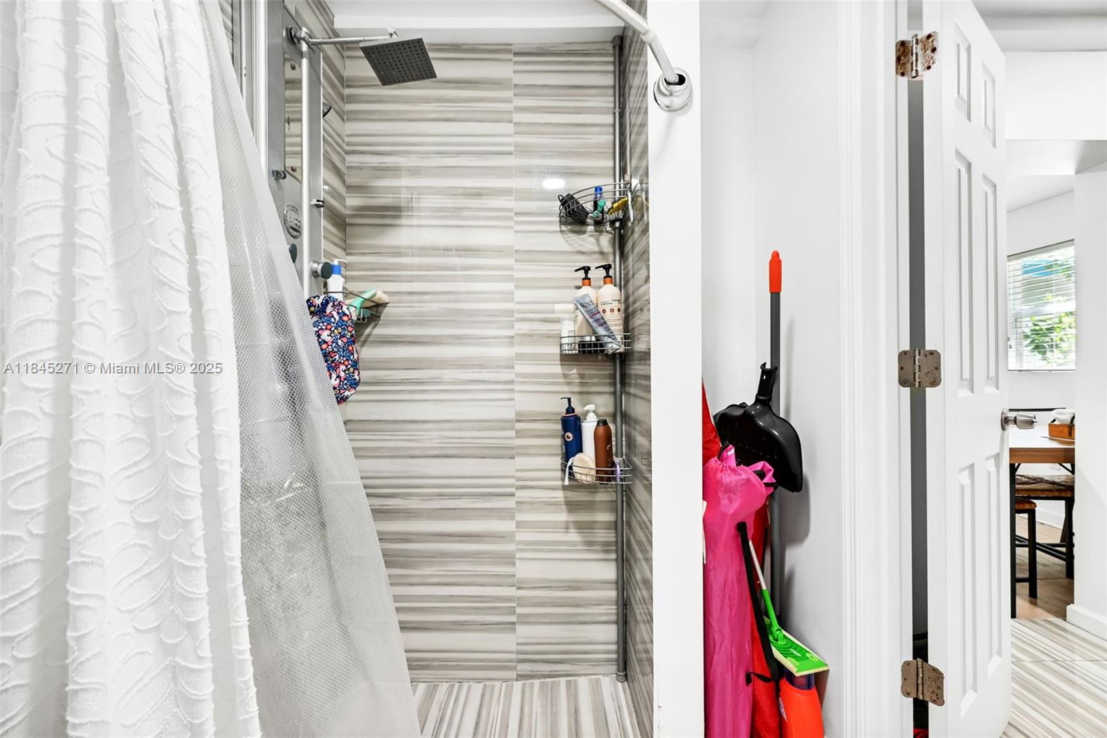 HOLLYWOOD HIGHLANDS PARK - Residential