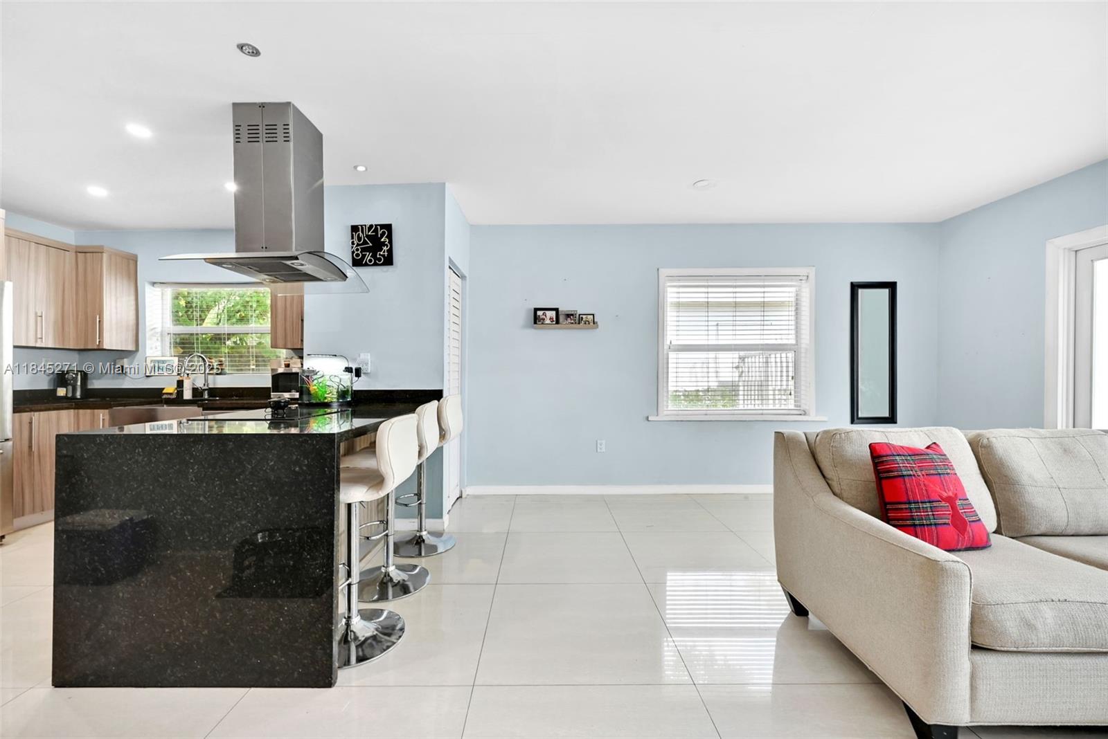 HOLLYWOOD HIGHLANDS PARK - Residential