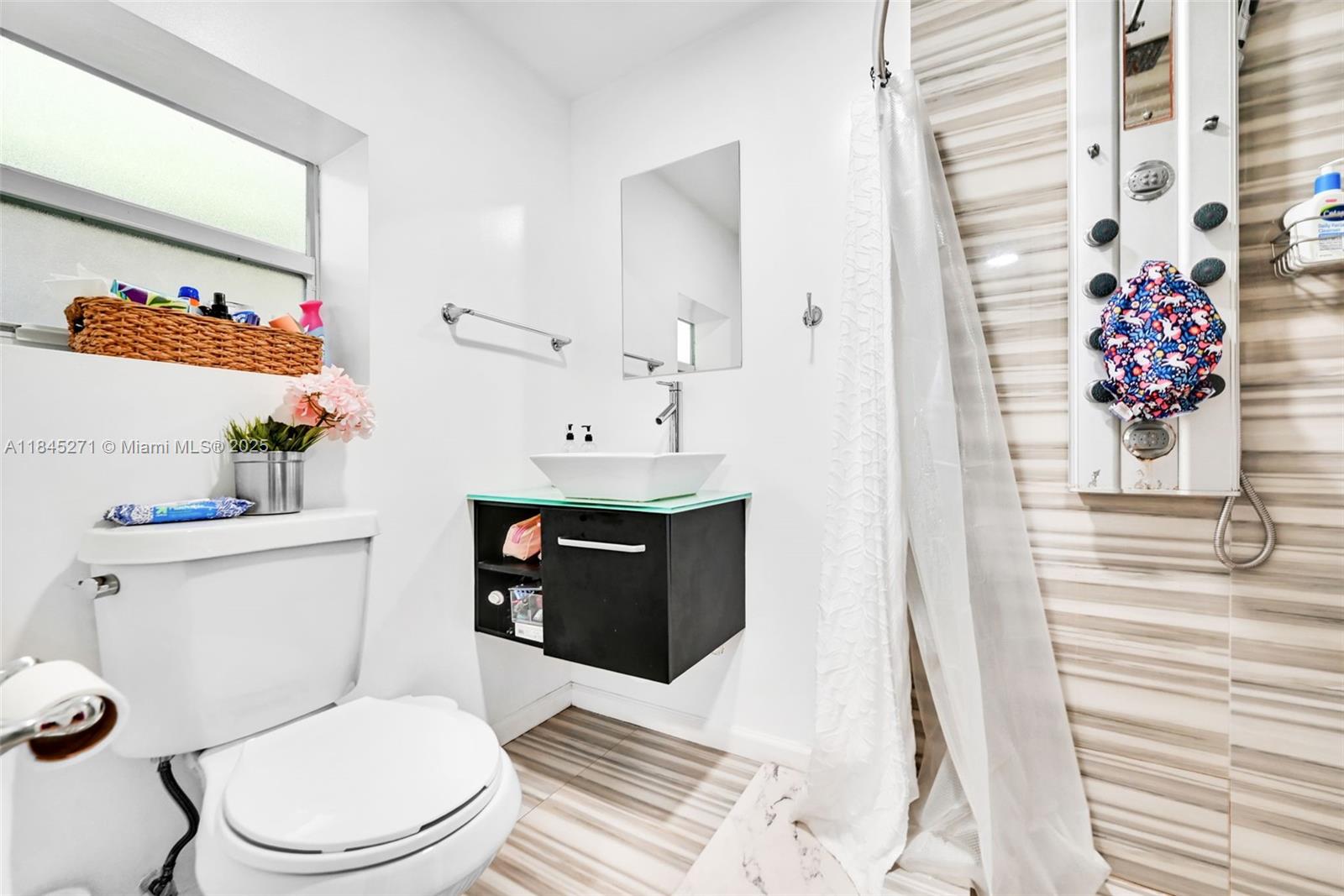 HOLLYWOOD HIGHLANDS PARK - Residential