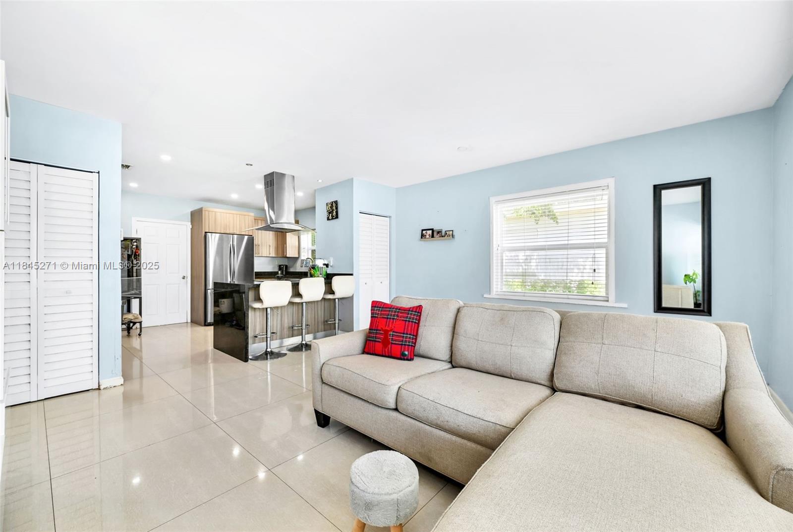 HOLLYWOOD HIGHLANDS PARK - Residential