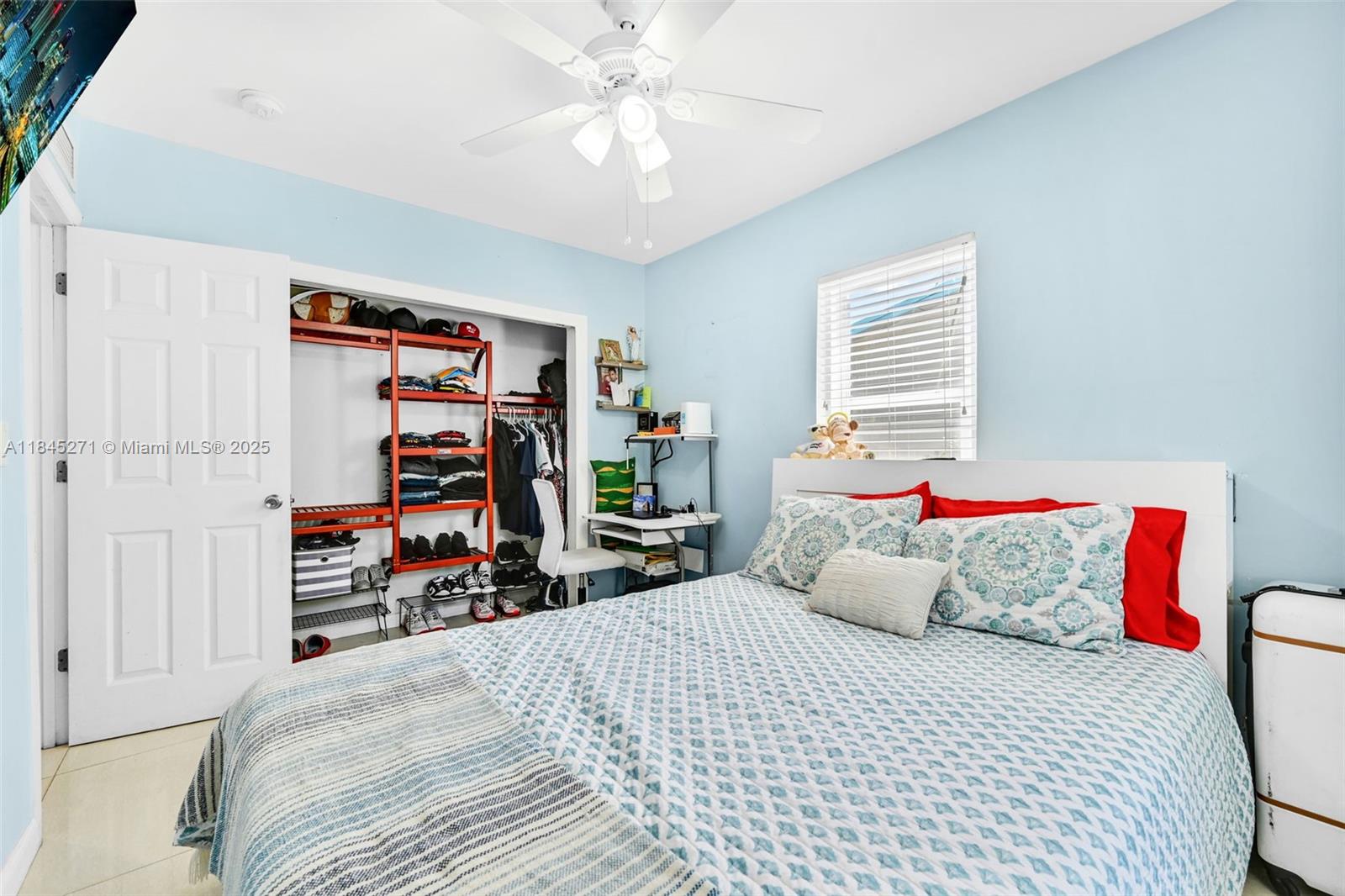 HOLLYWOOD HIGHLANDS PARK - Residential