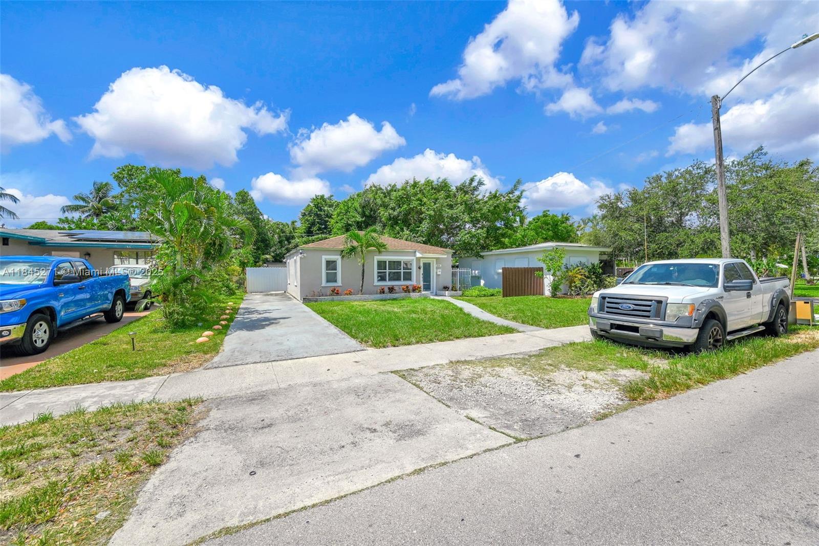 HOLLYWOOD HIGHLANDS PARK - Residential