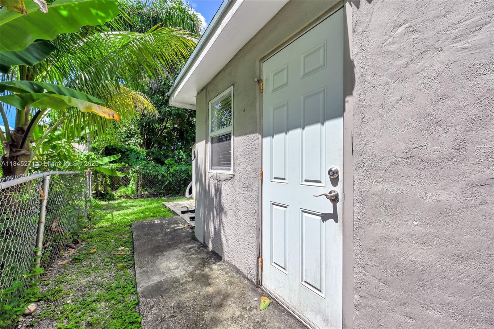 HOLLYWOOD HIGHLANDS PARK - Residential