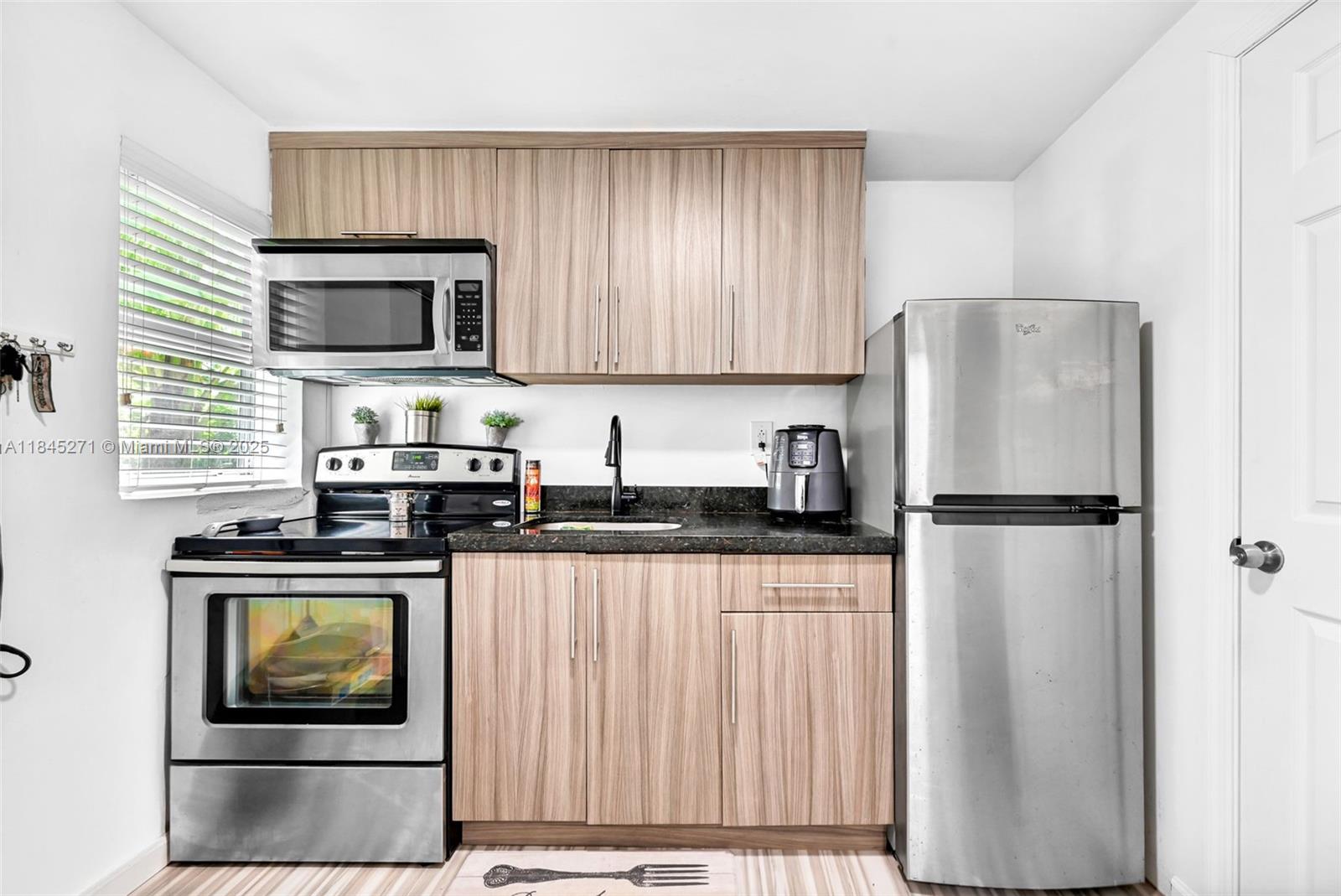 HOLLYWOOD HIGHLANDS PARK - Residential