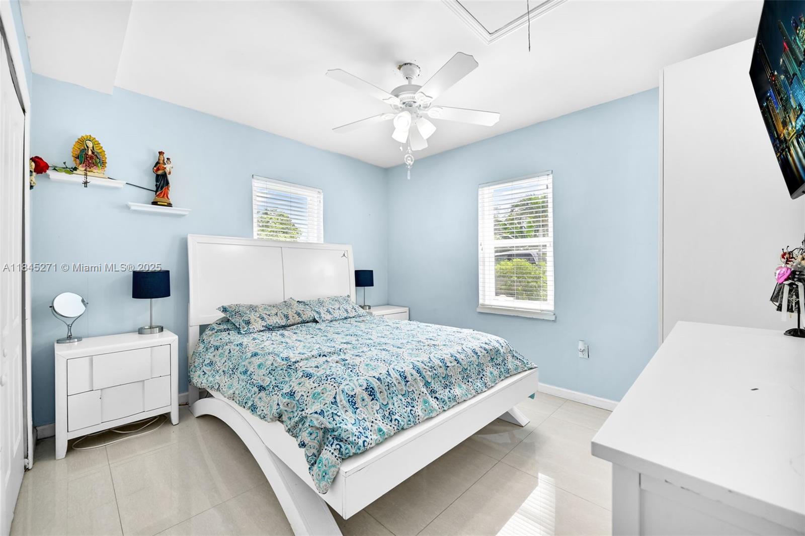 HOLLYWOOD HIGHLANDS PARK - Residential