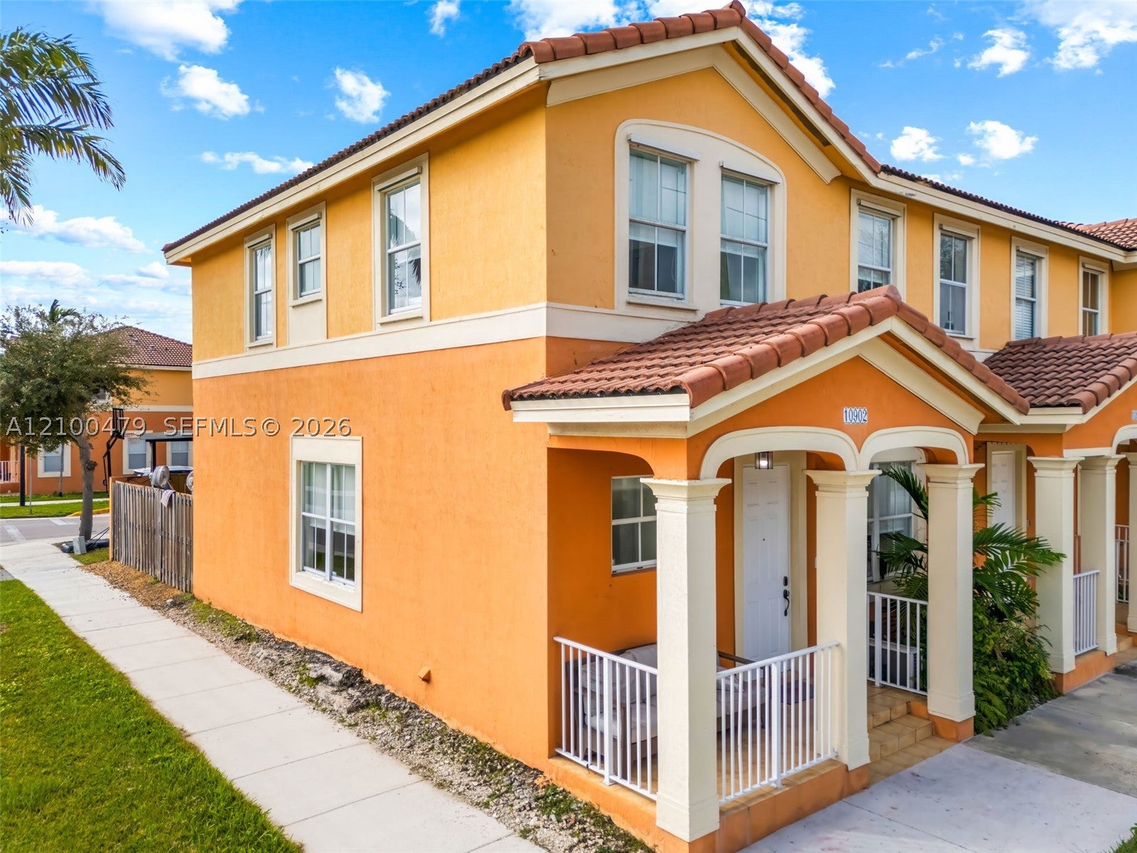10902 SW 240th St 10902