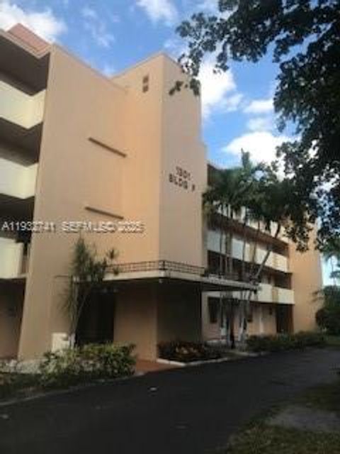 Photo of 1301 NE 191st St #F306, Miami, FL 33179 (MLS # A11932741)