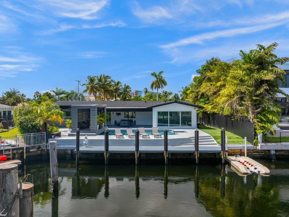 EASTERN SHORES - Residential