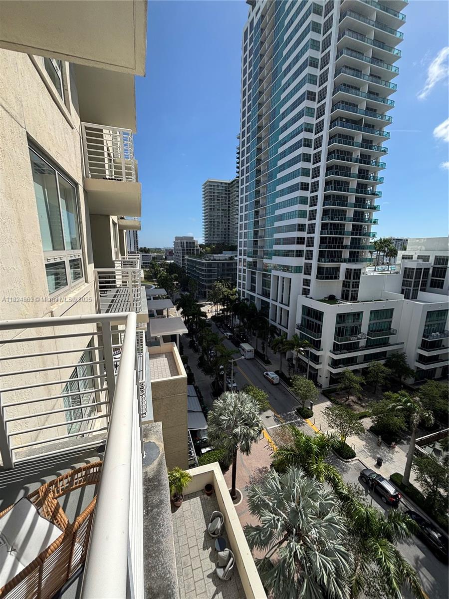 3250 NE 1st Ave 918