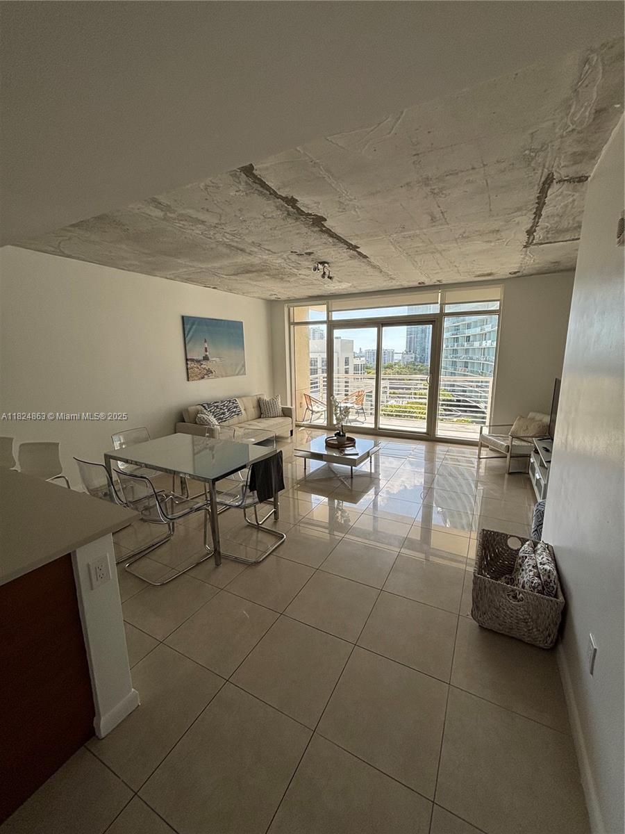 3250 NE 1st Ave 918
