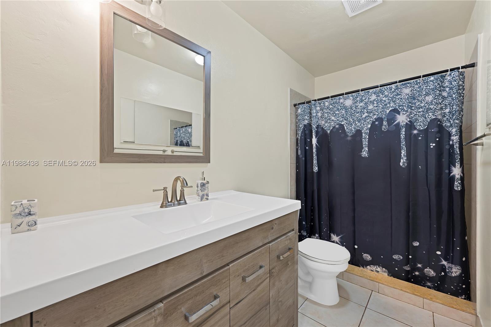 HOLLYWOOD LAWNS - Residential Income