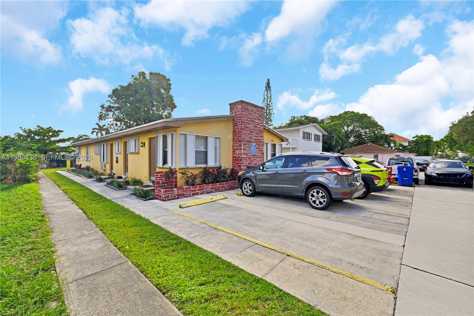 HOLLYWOOD LAWNS - Residential Income