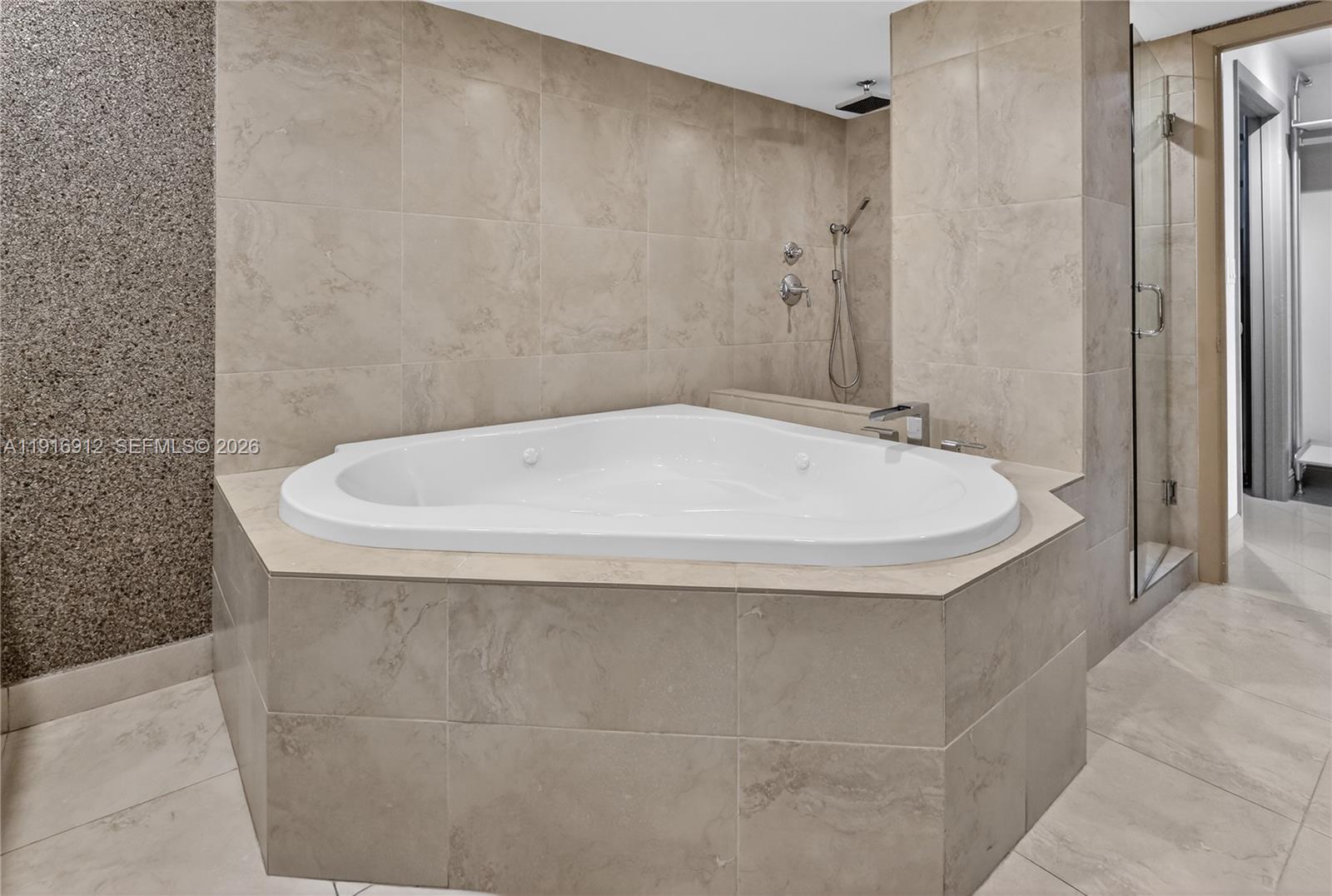 THE TOWERS OF QUAYSIDE CO - Residential