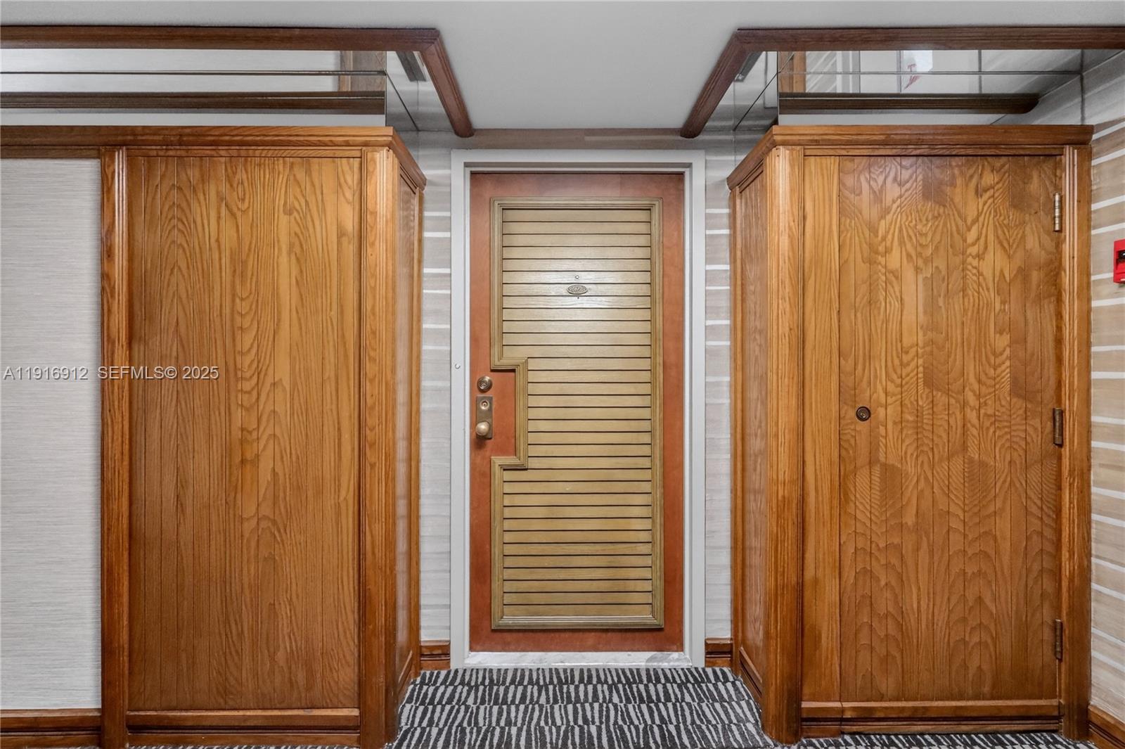 THE TOWERS OF QUAYSIDE CO - Residential