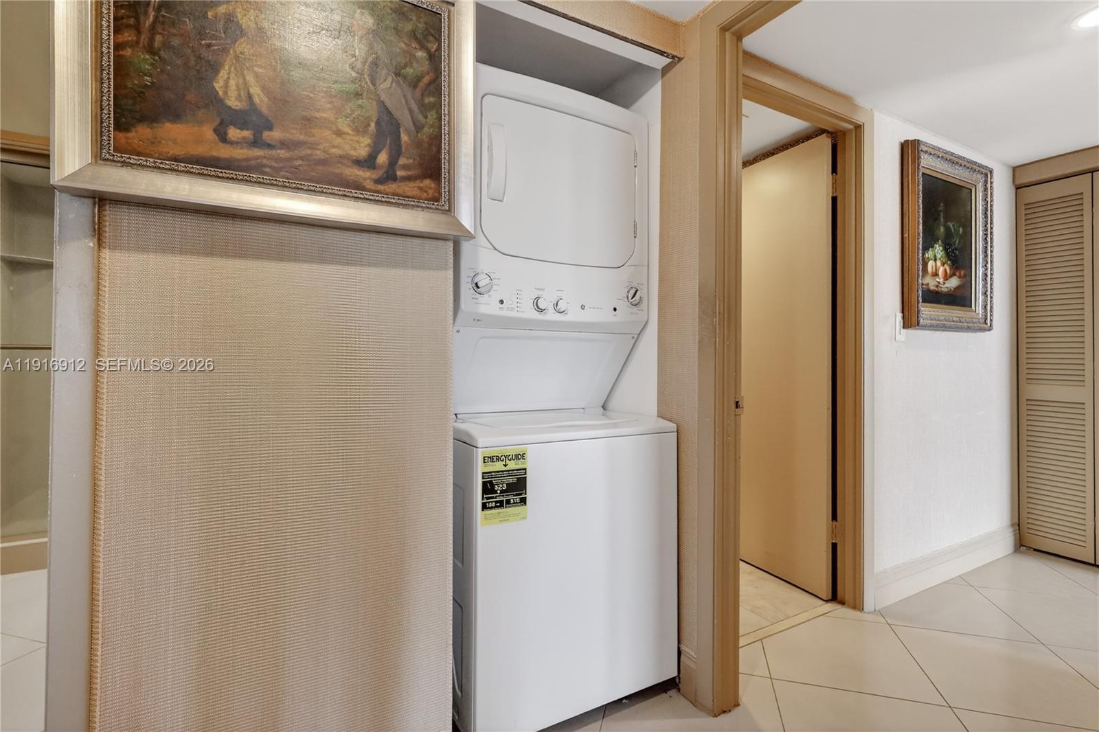 THE TOWERS OF QUAYSIDE CO - Residential