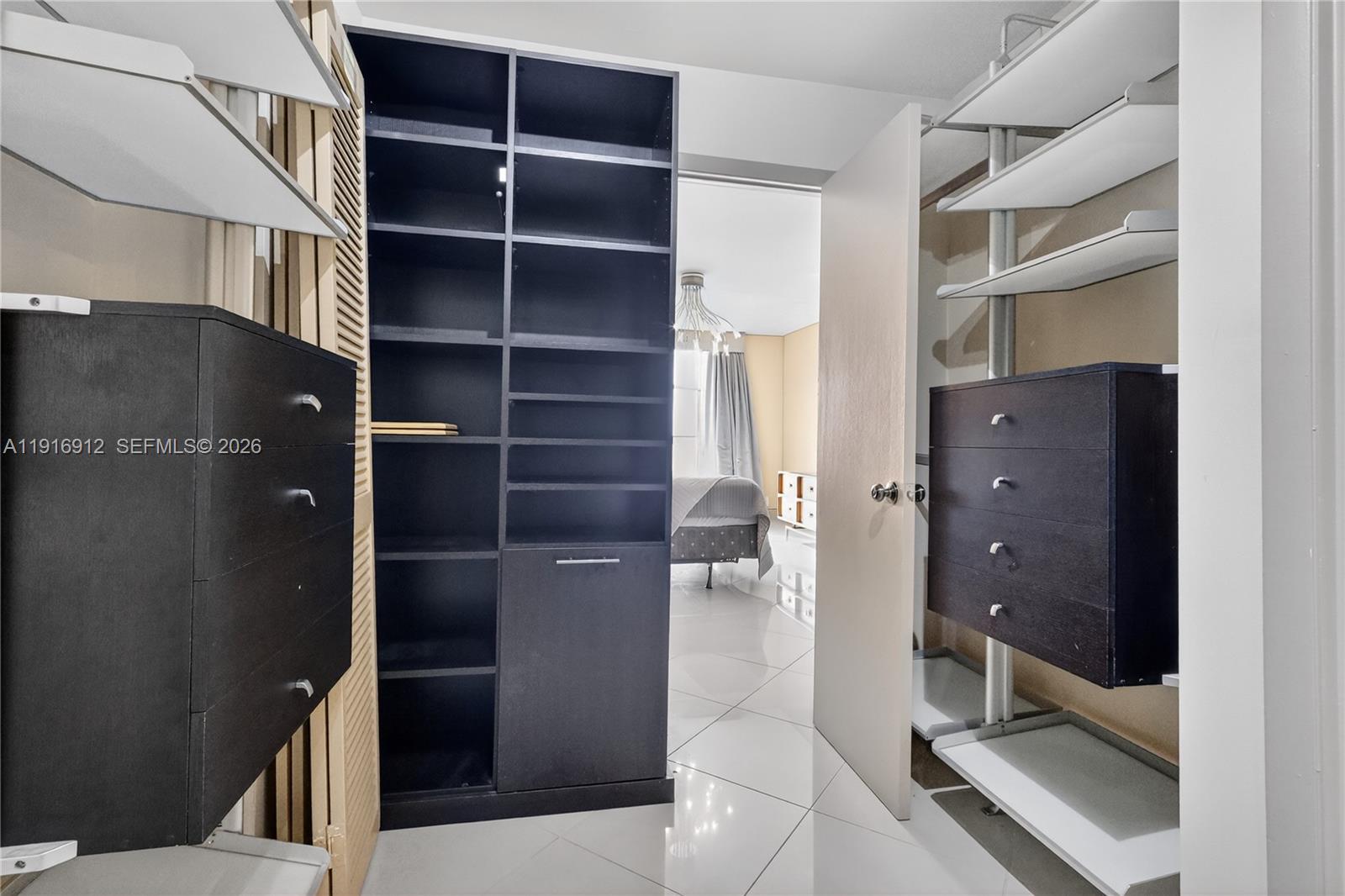 THE TOWERS OF QUAYSIDE CO - Residential