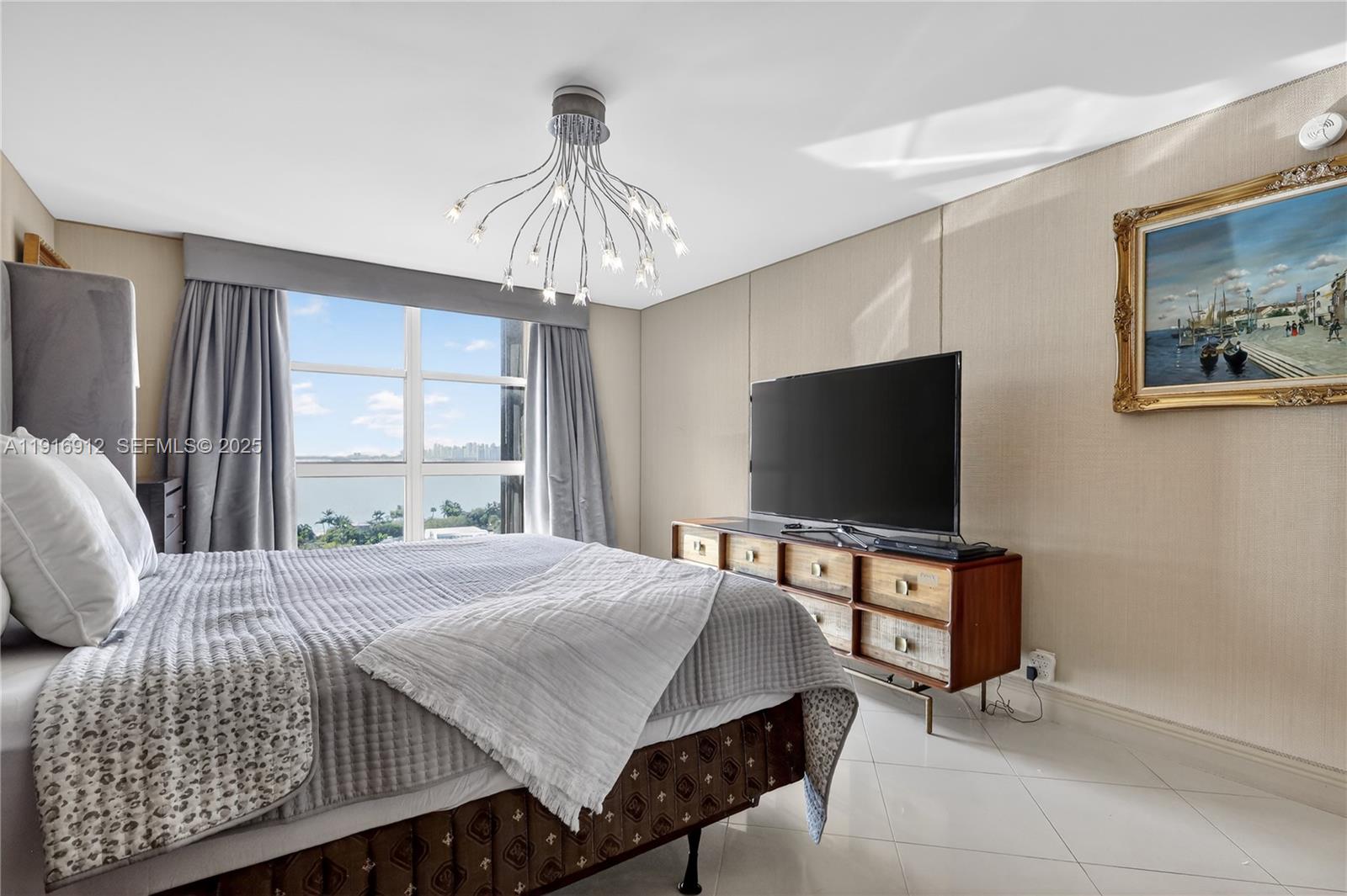 THE TOWERS OF QUAYSIDE CO - Residential