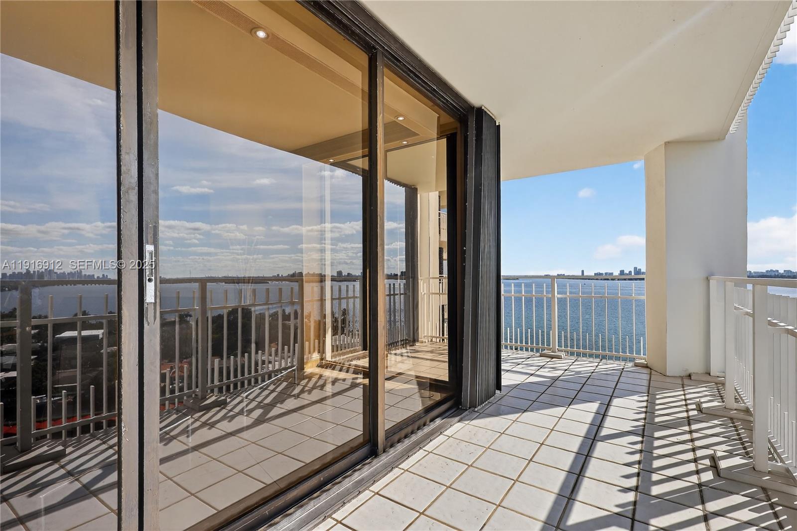 THE TOWERS OF QUAYSIDE CO - Residential