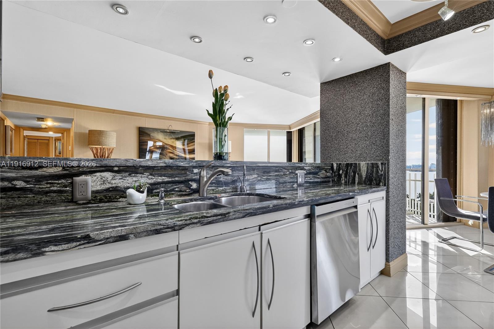 THE TOWERS OF QUAYSIDE CO - Residential