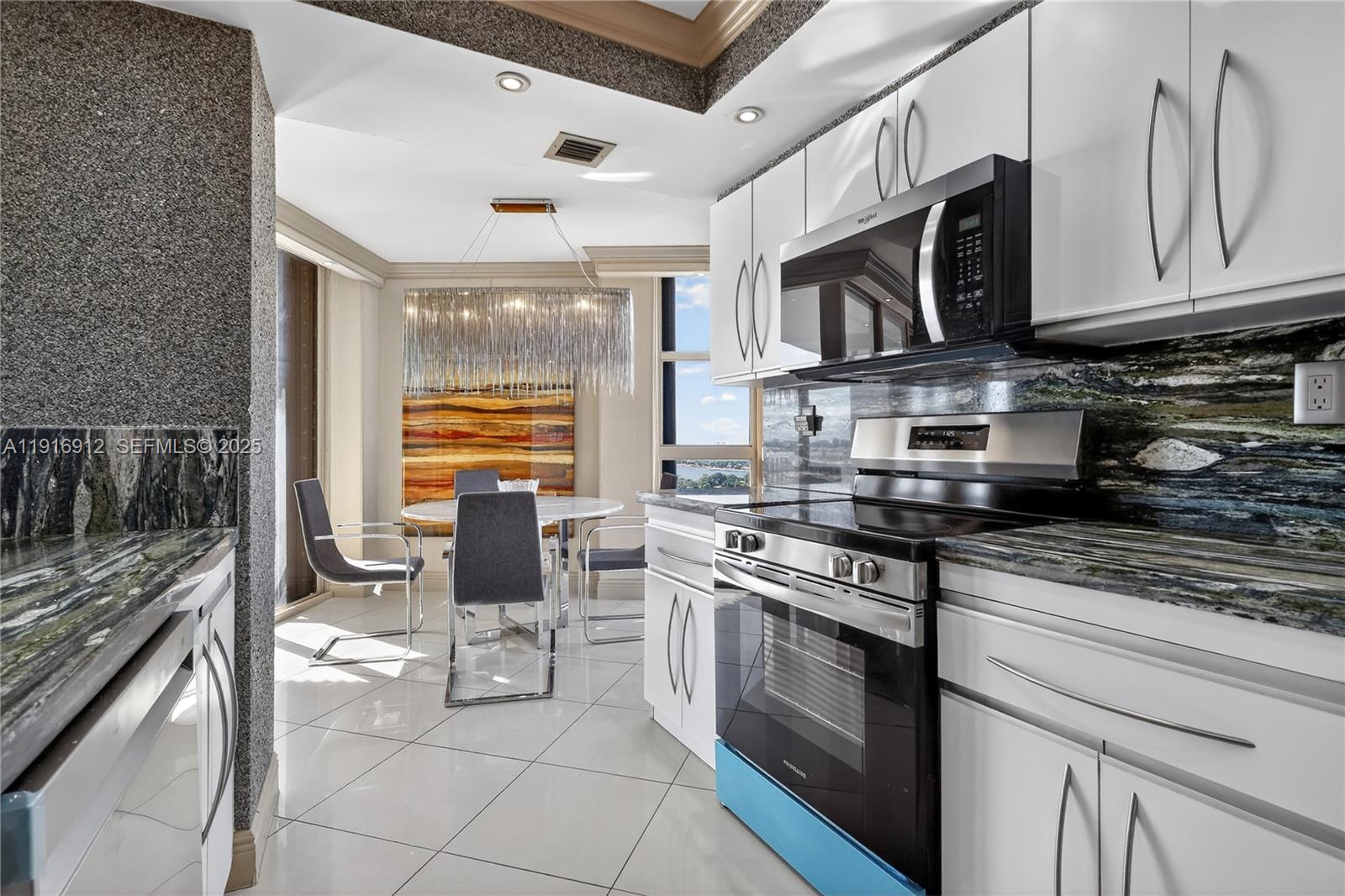 THE TOWERS OF QUAYSIDE CO - Residential