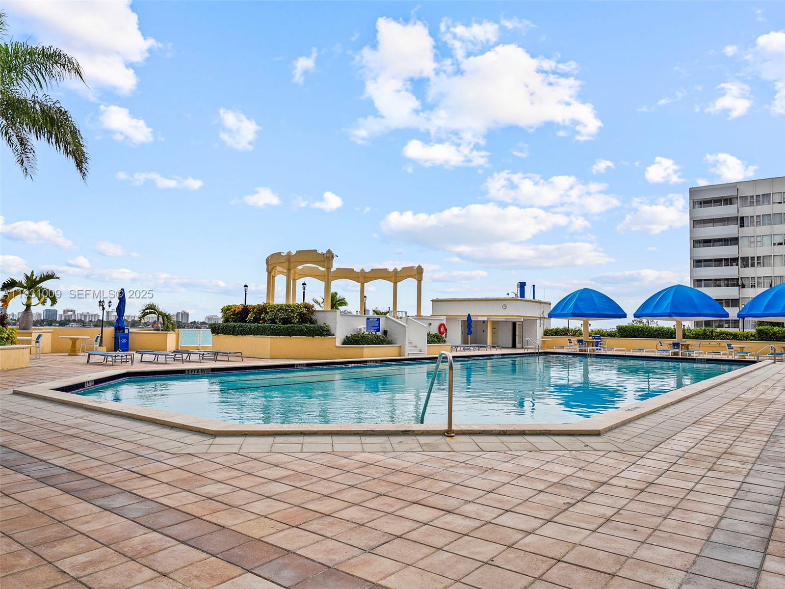 THE GRANDVIEW PALACE COND - Residential