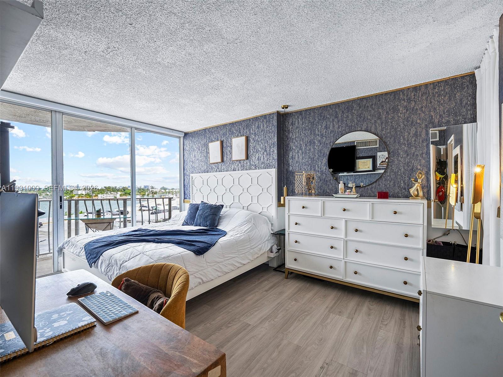 THE GRANDVIEW PALACE COND - Residential