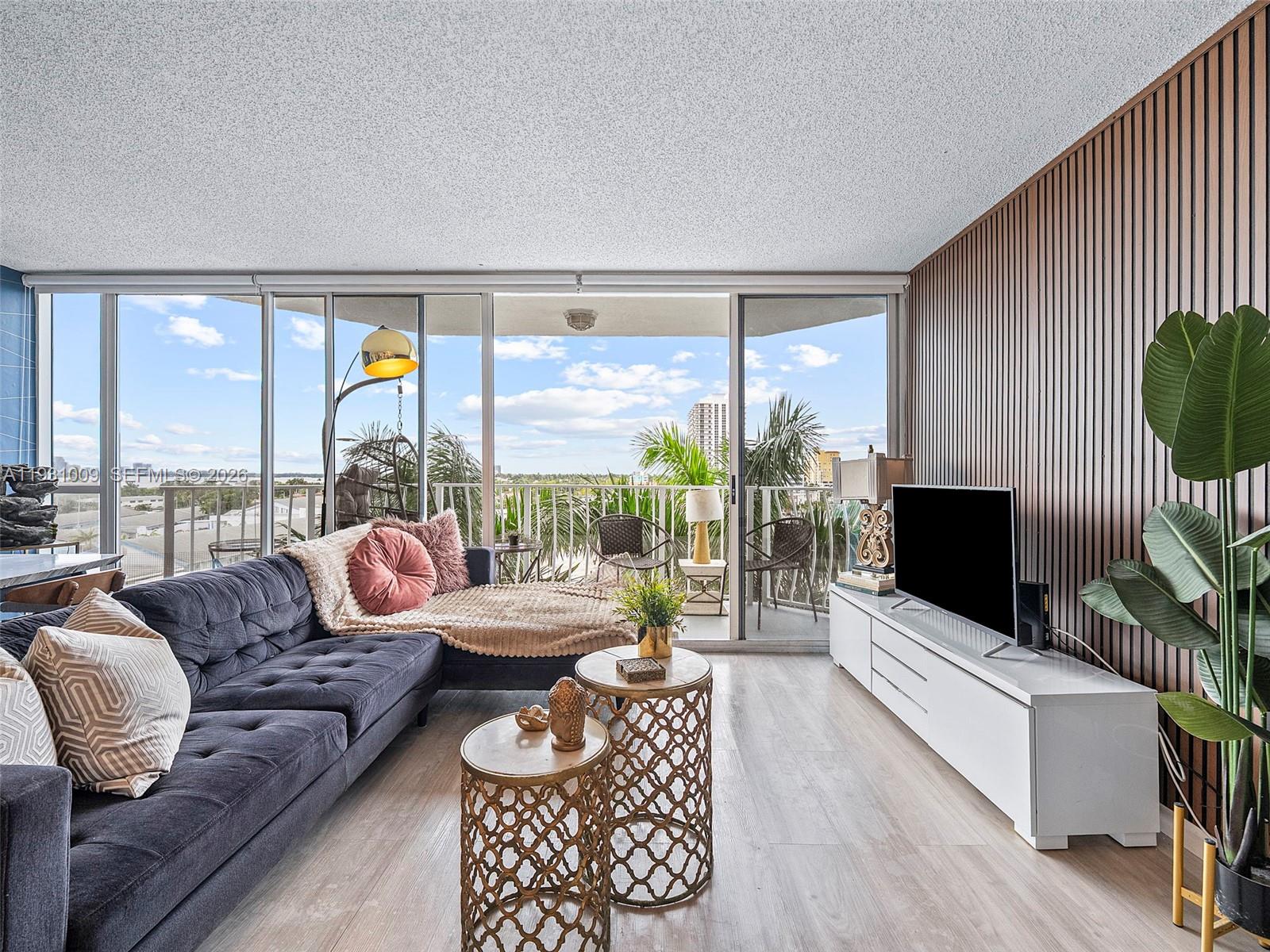 THE GRANDVIEW PALACE COND - Residential