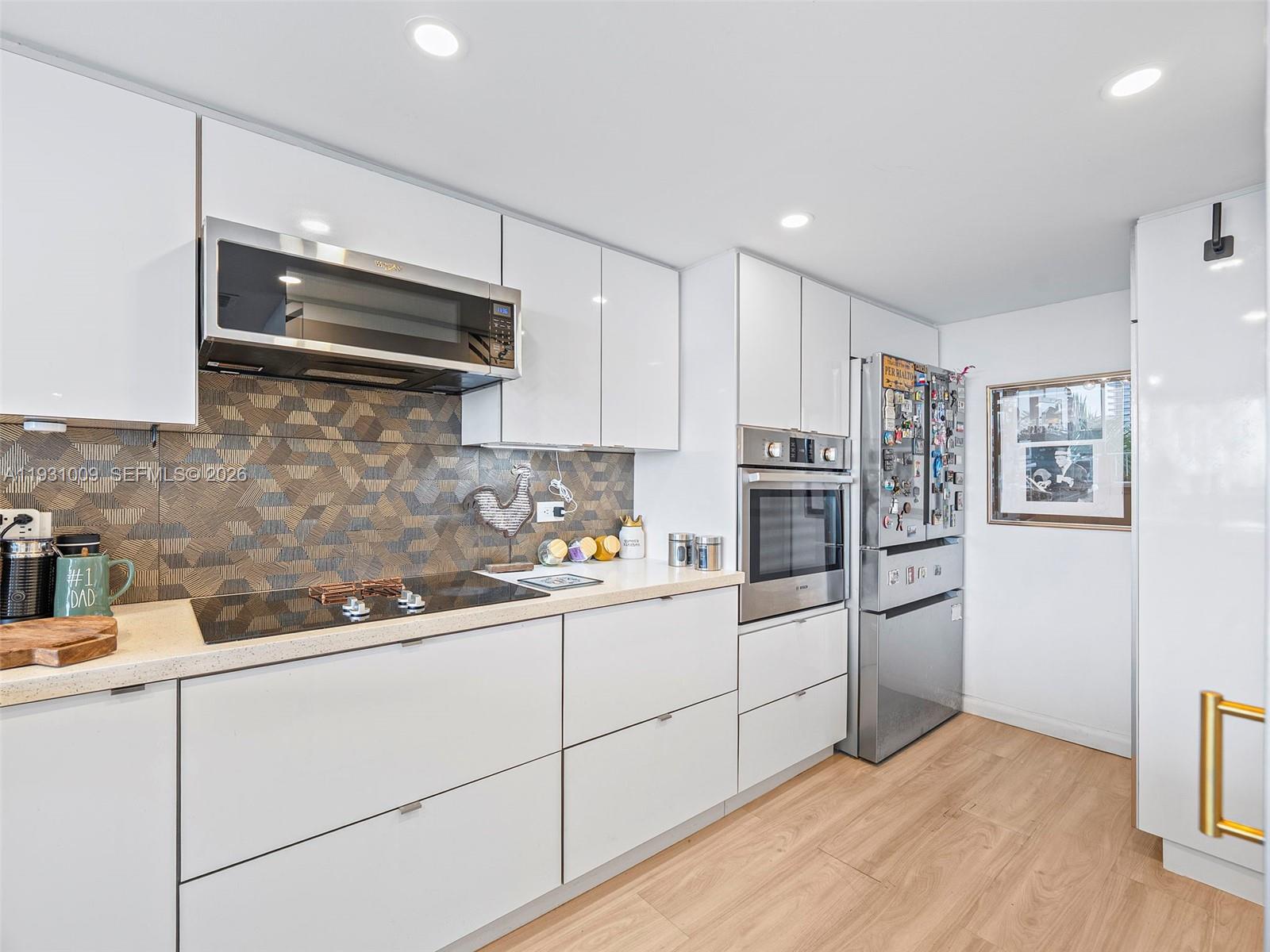 THE GRANDVIEW PALACE COND - Residential