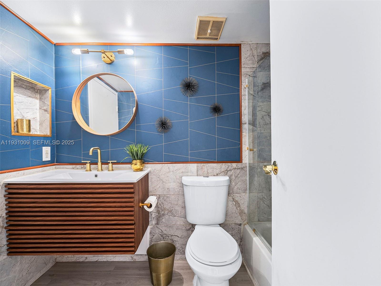 THE GRANDVIEW PALACE COND - Residential