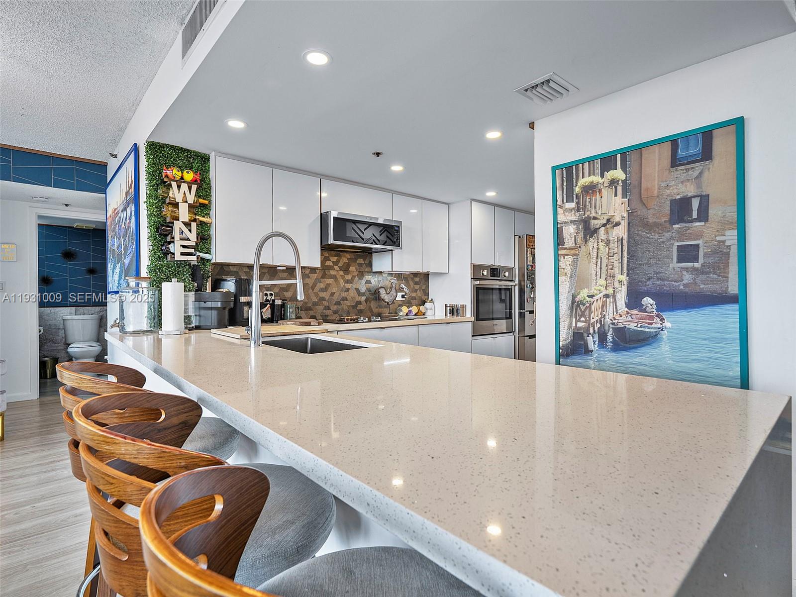 THE GRANDVIEW PALACE COND - Residential