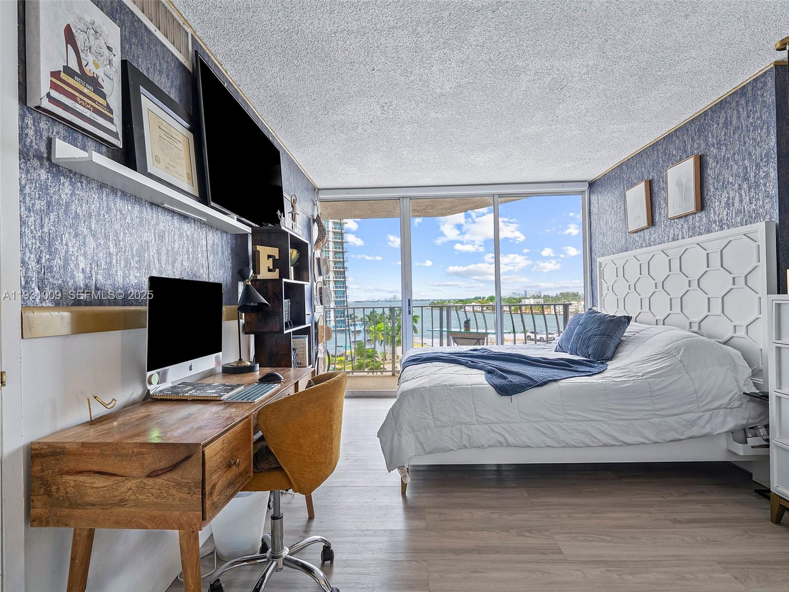 THE GRANDVIEW PALACE COND - Residential