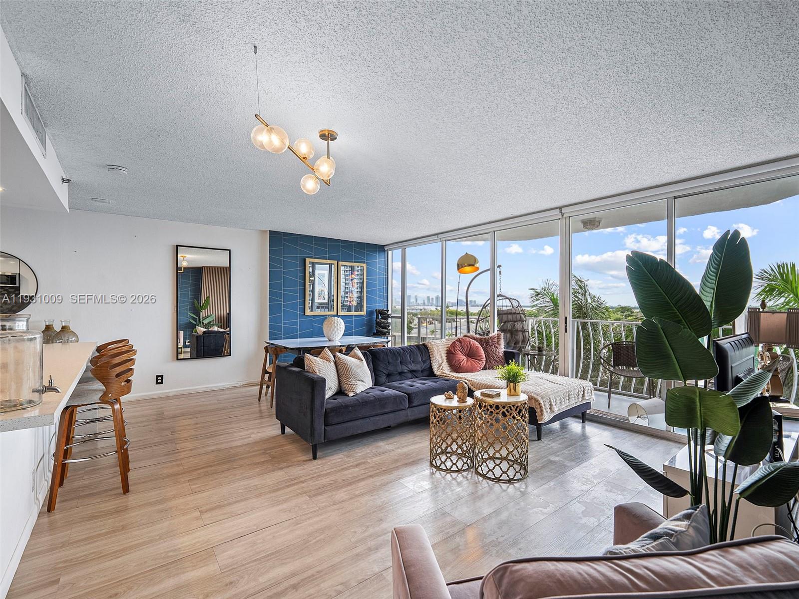 THE GRANDVIEW PALACE COND - Residential