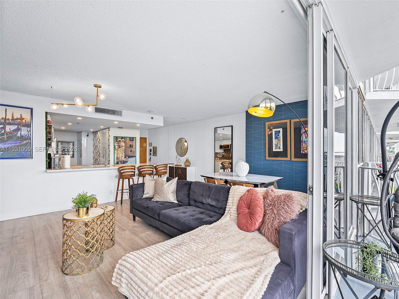 THE GRANDVIEW PALACE COND - Residential