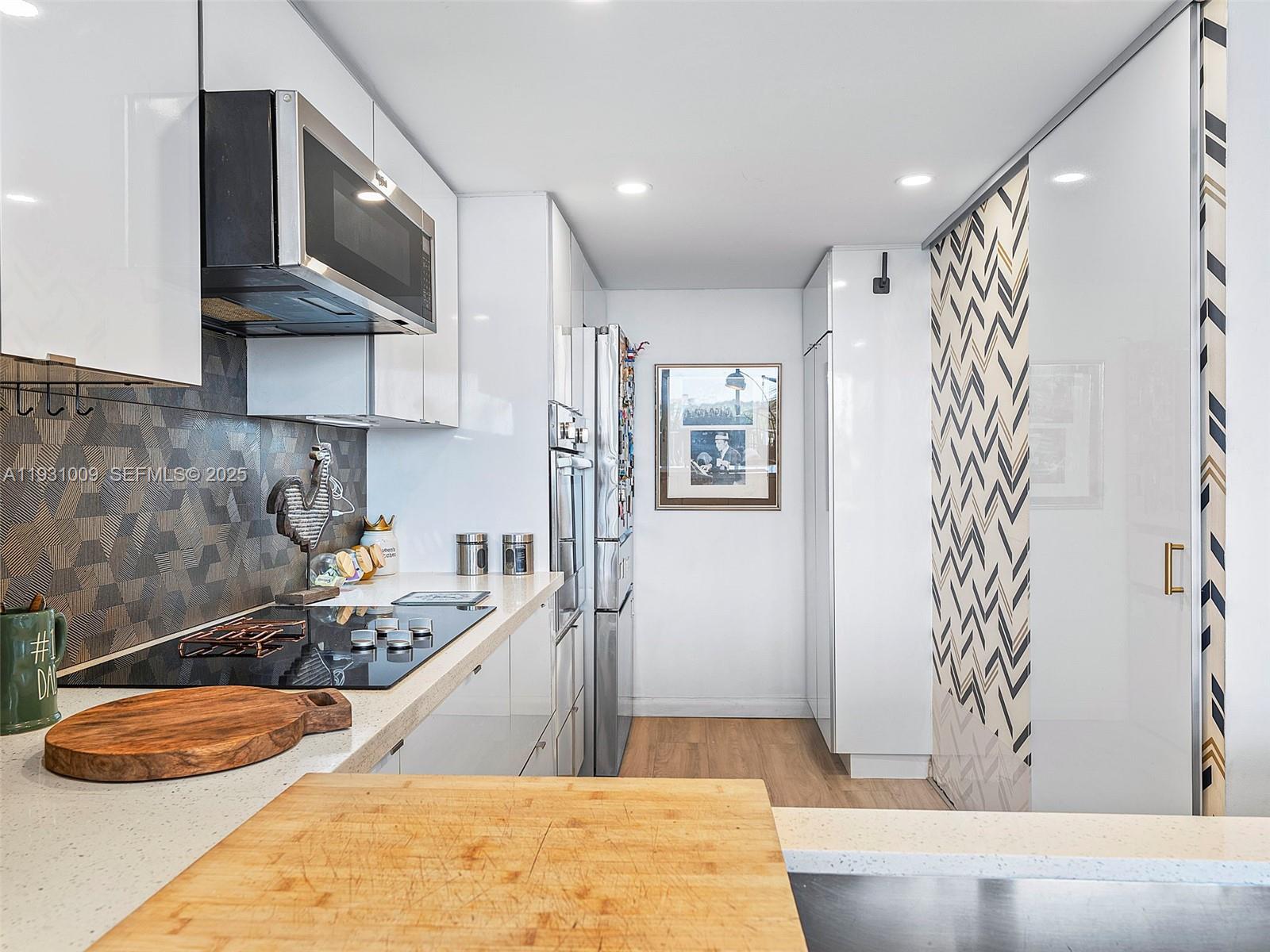 THE GRANDVIEW PALACE COND - Residential