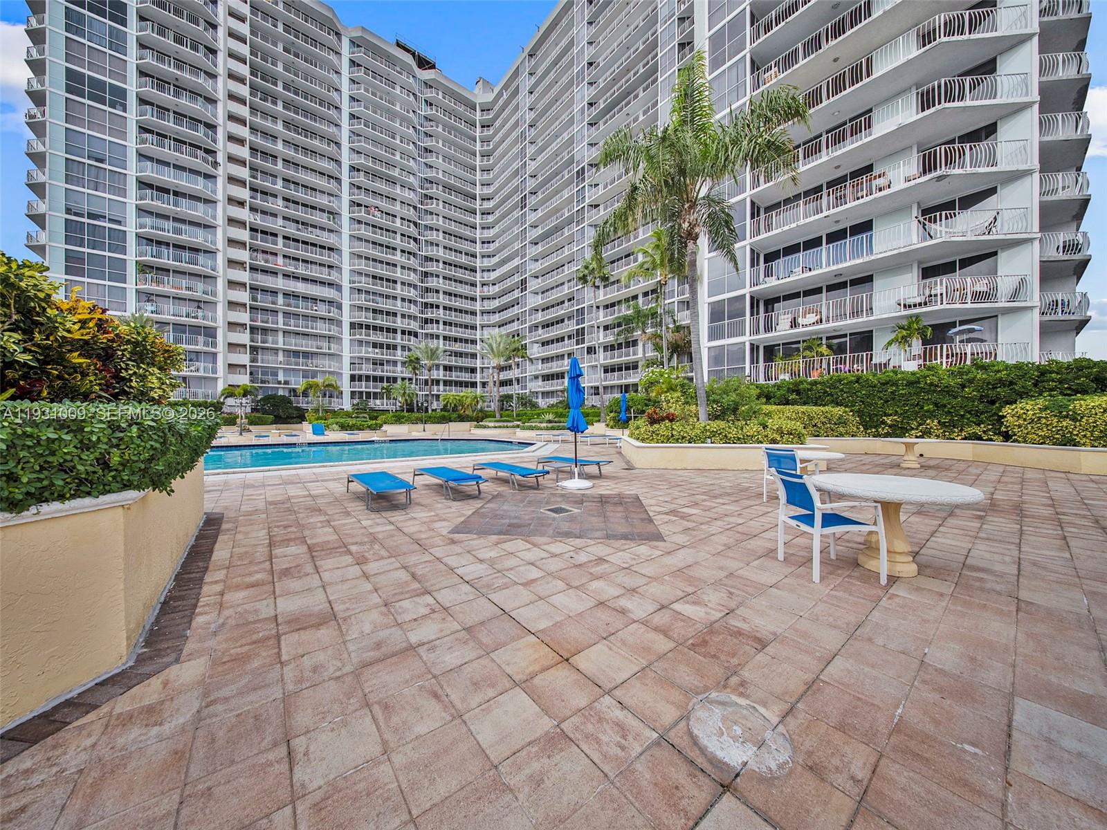 THE GRANDVIEW PALACE COND - Residential